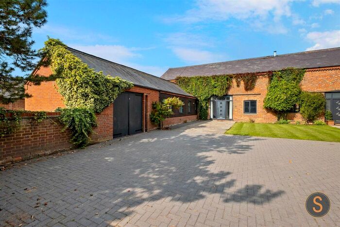 4 Bedroom Barn Conversion For Sale In Bedford Road, Houghton Regis, Dunstable, LU5