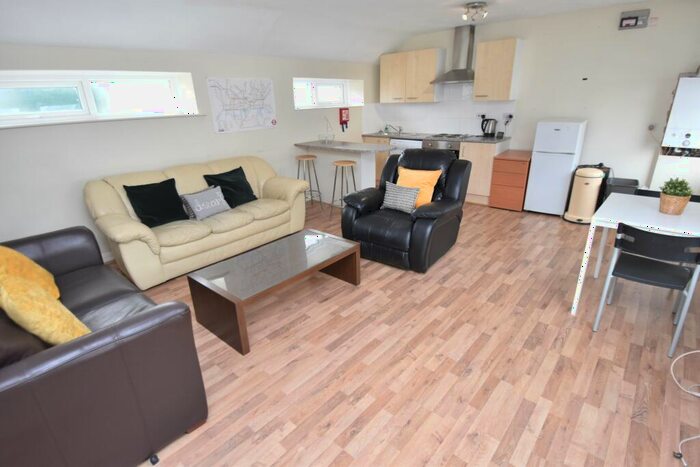 2 Bedroom Flat To Rent In Harriet Street, Cathays, Cardiff, CF24