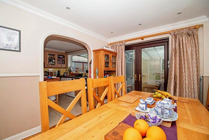 4 Bedroom Detached House For Sale In Stoborough Close, Weymouth, DT3