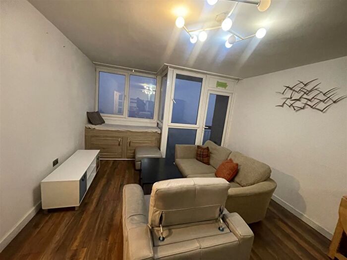 2 Bedroom Flat To Rent In Kenilworth Court, Coventry, CV3