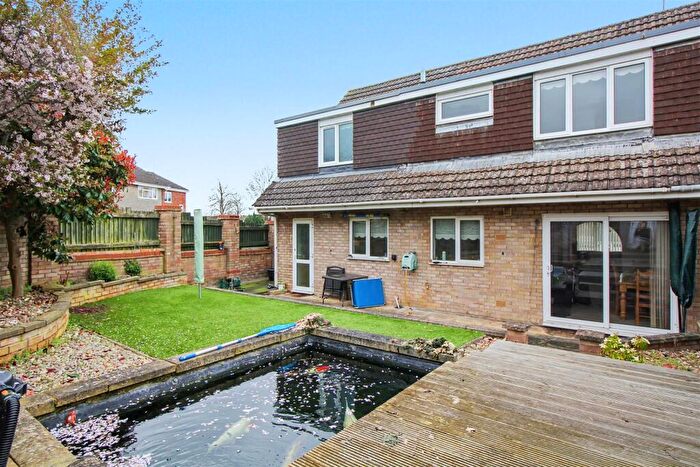 4 Bedroom Semi-Detached House For Sale In Fair Lane, Thrapston, NN14