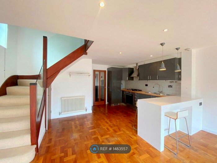 3 Bedroom Semi-Detached House To Rent In Colne Road, Twickenham, TW2