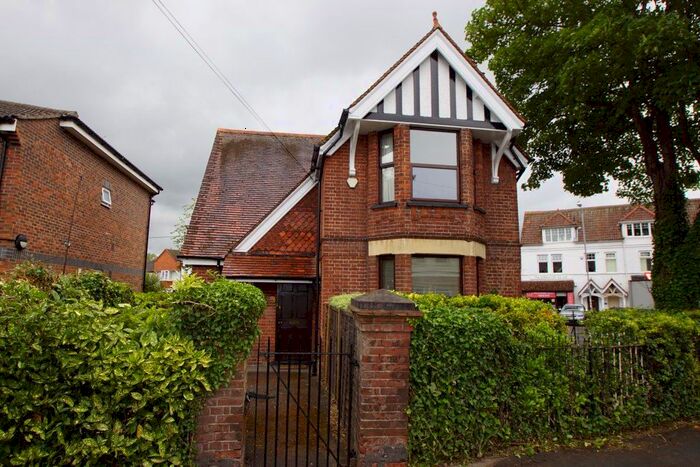 1 Bedroom Flat To Rent In Station Road, Bourne End, SL8