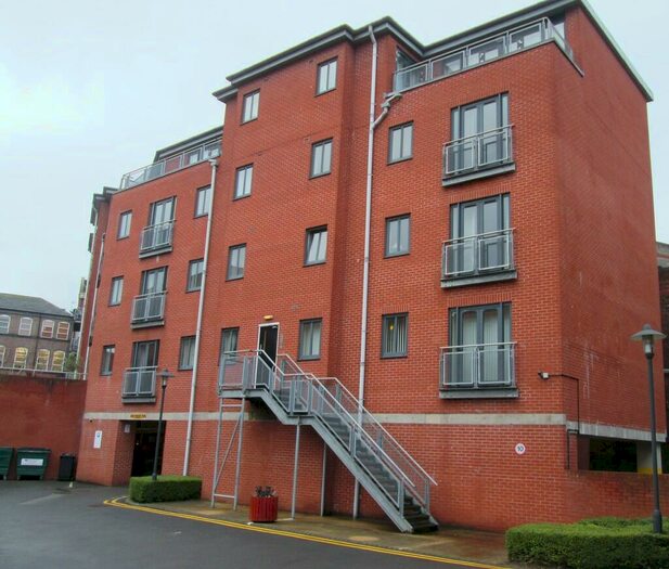 2 Bedroom Flat To Rent In Newhall Court, B3