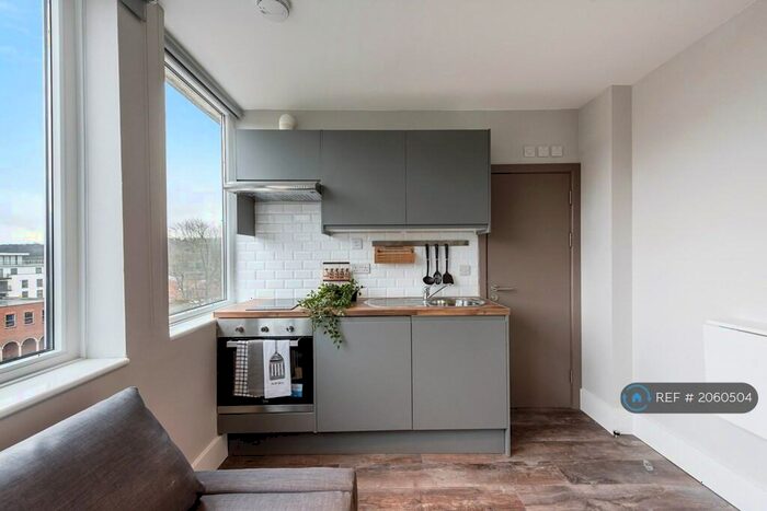 Studio To Rent In South Street, Romford, RM1