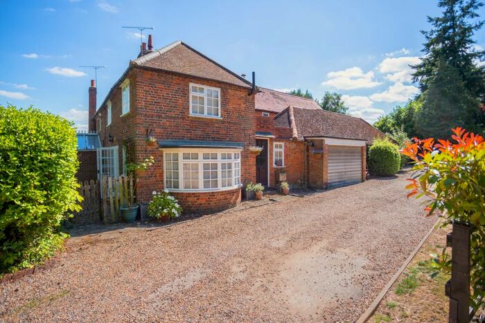 1 Bedroom Semi-Detached House To Rent In Canhurst Lane, Knowl Hill, Reading, RG10