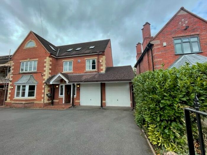 6 Bedroom Detached House To Rent In Dingle Road, Stourbridge, DY3