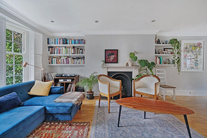 3 Bedroom House To Rent In John Spencer Square, Islington, N1