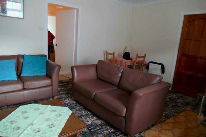 1 Bedroom Flat To Rent In Avenue Street, Stewarton, KA3