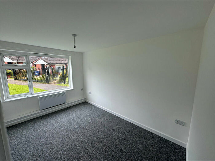 1 Bedroom Flat To Rent In Flat, Gloucester Grange, Clayton, ST5
