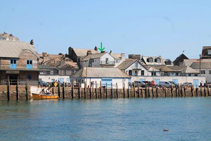 2 Bedroom Flat To Rent In Quay Street, Looe, PL13