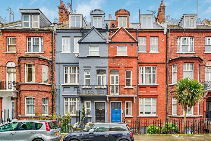 2 Bedroom Flat For Sale In Avonmore Road, West Kensington, W14