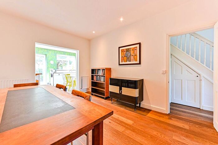 3 Bedroom Property To Rent In Braybrook Street, Shepherd's Bush, London, W12