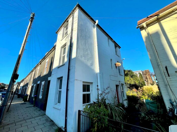 3 Bedroom House To Rent In Western Road, Lewes, BN7