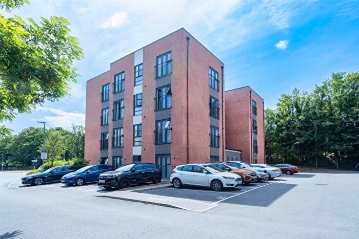 2 Bedroom Apartment For Sale In Barley Close, Greenhithe, DA9