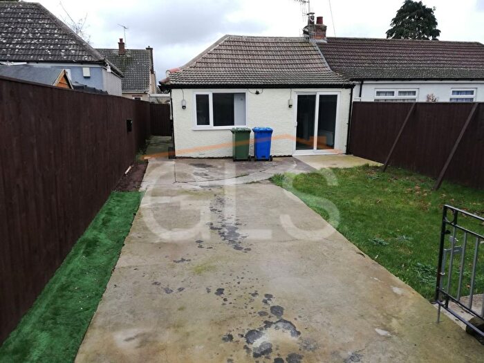 2 Bedroom Bungalow To Rent In Osgodby Lane, Scarborough, North Yorkshire, YO11