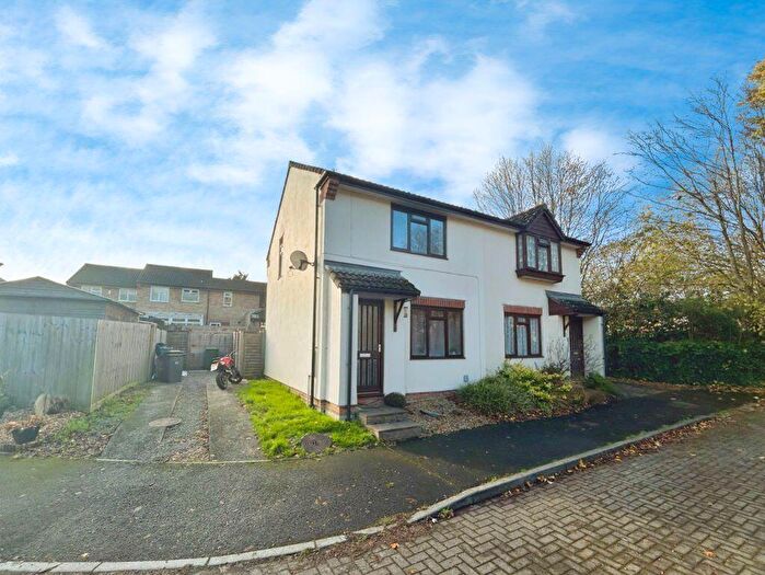 2 Bedroom House To Rent In Roundswell, EX31