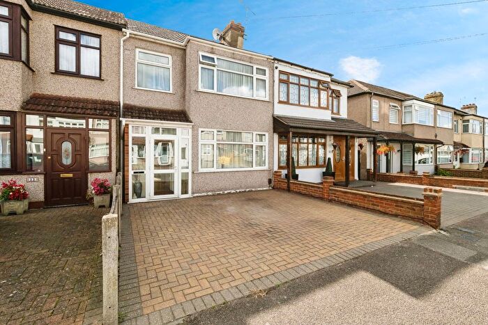 3 Bedroom Terraced House For Sale In Eaton Drive, Romford, Essex, RM5