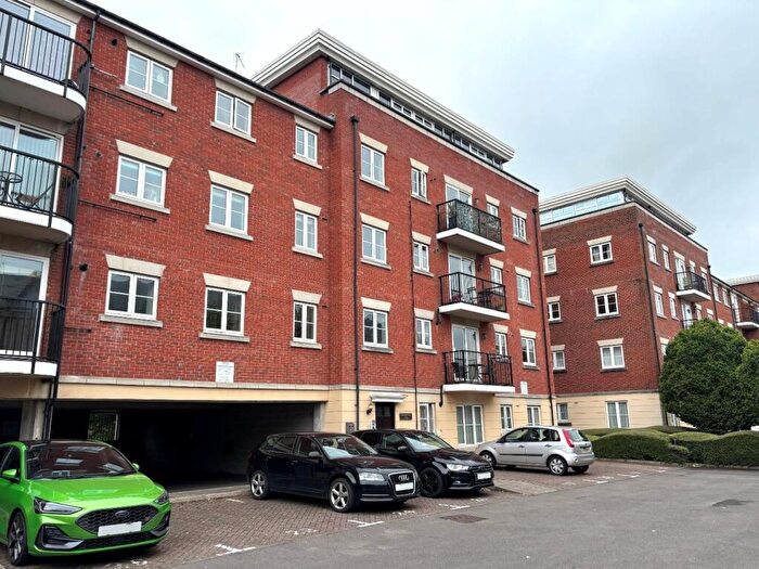 2 Bedroom Flat To Rent In Brookbank Close, Cheltenham, GL50