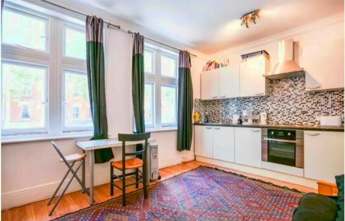 5 Bedroom Detached House To Rent In Chiswick High Road, London, W4