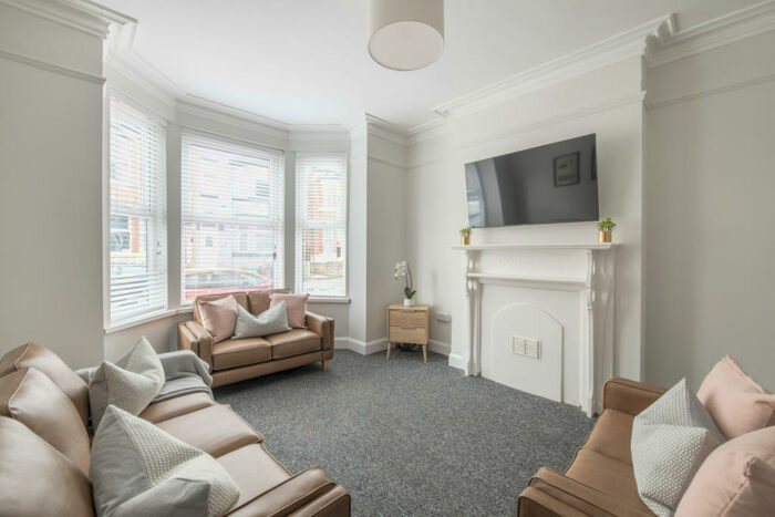 6 Bedroom Property To Rent In Kimbolton Avenue, Nottingham, NG7