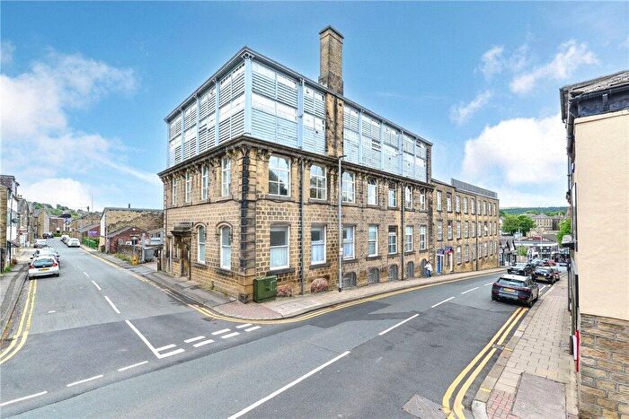 1 Bedroom Apartment For Sale In Clyde Street, Bingley, West Yorkshire, BD16