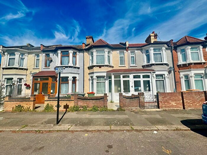 4 Bedroom Terraced House To Rent In Winter Avenue, London, E6