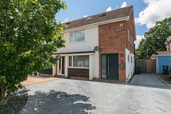 5 Bedroom Semi-Detached House To Rent In Elm Grove, Hildenborough, Tonbridge, TN11