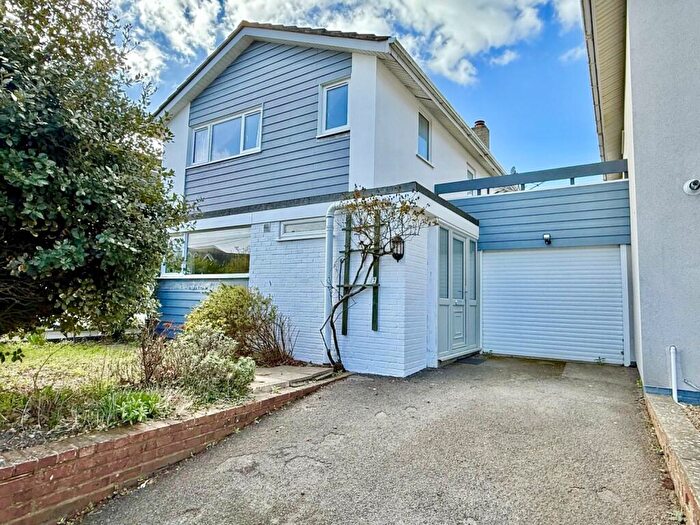 4 Bedroom Link Detached House To Rent In The Boltons, Milford On Sea, Lymington, Hampshire, SO41