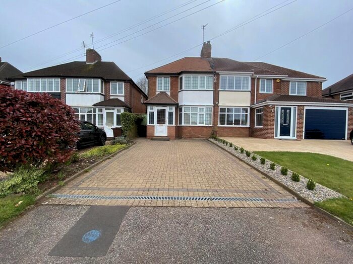 3 Bedroom Semi-Detached House To Rent In Redlands Road, Solihull, B91