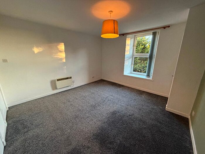2 Bedroom Flat To Rent In Forfar Road, Stobswell, Dundee, DD4