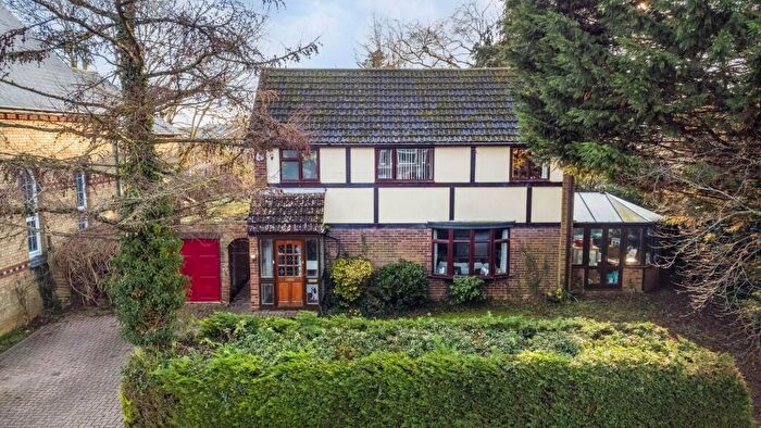 4 Bedroom Detached House For Sale In Silver End Road, Haynes, MK45