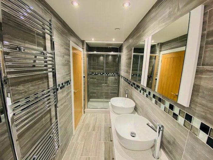 2 Bedroom Flat To Rent In Bradford Road, Shipley, BD18