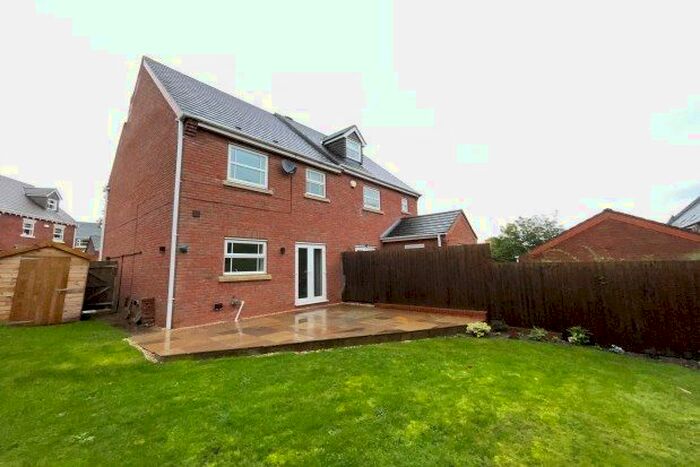 3 Bedroom Property To Rent In Shaftsbury Drive, Burntwood, WS7