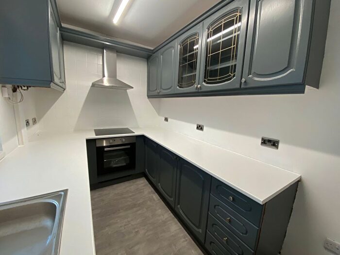 3 Bedroom Property To Rent In Tower Street, Dukinfield, SK16