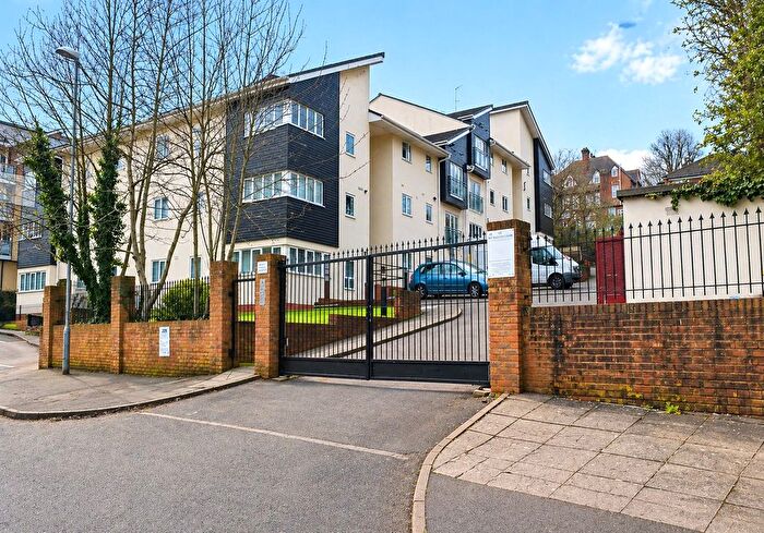 2 Bedroom Flat For Sale In Buckland Rise, Maidstone, ME16
