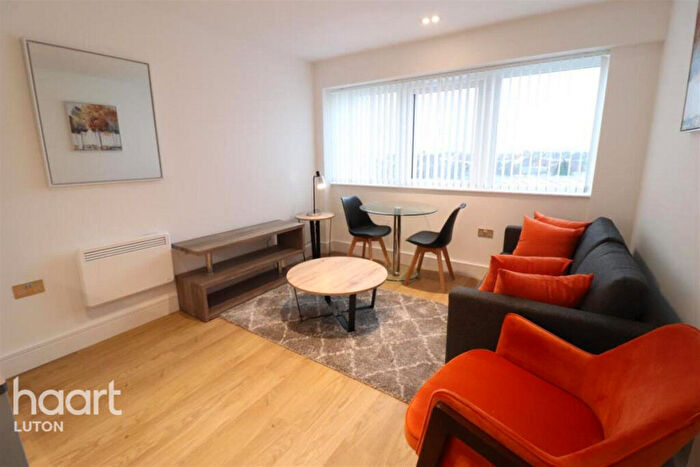 2 Bedroom Apartment To Rent In Laporte Way, Luton, LU4