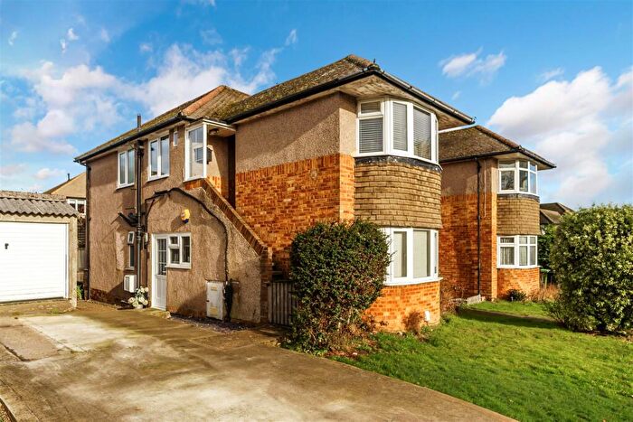 2 Bedroom Maisonette For Sale In Lewins Road, Epsom, KT18