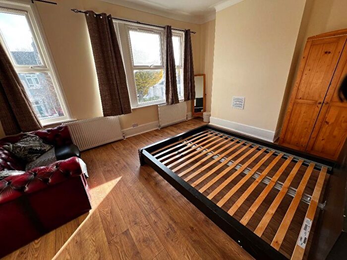 4 Bedroom Property To Rent In Glenwood Road, London, N15