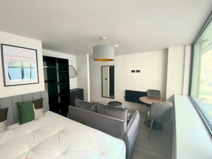 Apartment To Rent In Beetham Plaza, The Strand, Liverpool, L2