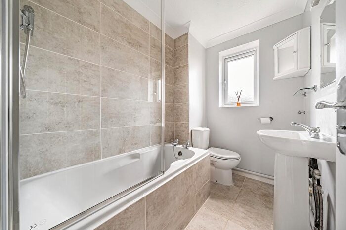 2 Bedroom End Of Terrace House To Rent In Ravencroft, Bicester, OX26