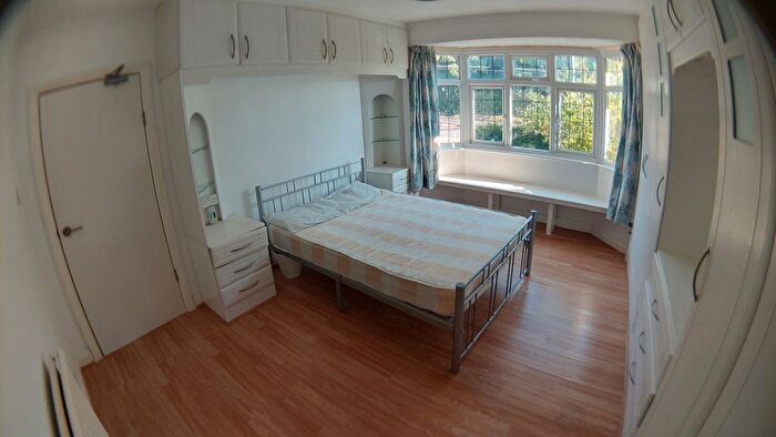 6 Bedroom Semi-Detached House To Rent In Gravel Hill, Addington, Croydon, CR0