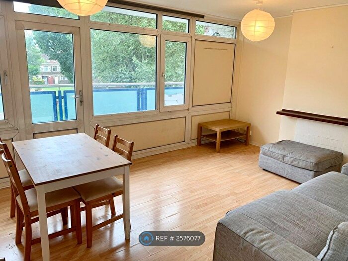3 Bedroom Flat To Rent In Kingward House, London, E1