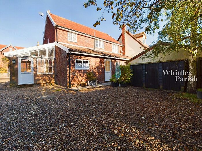 2 Bedroom Flat To Rent In Market Court Flat, Kenninghall, NR16