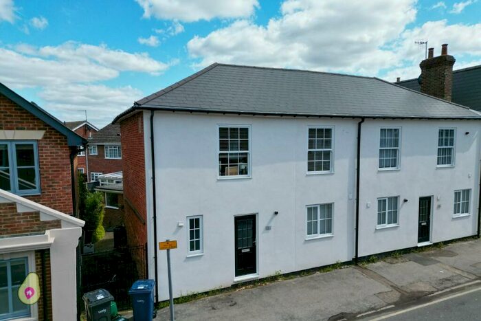 1 Bedroom Maisonette To Rent In St. Johns Street, Godalming, Surrey, GU7