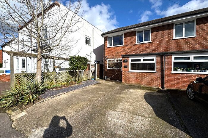 3 Bedroom Semi Detached House For Sale In Somerset Road, Farnborough, Hampshire, GU14