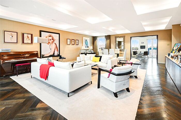 3 Bedroom Flat To Rent In Lennox Gardens, London, SW1X