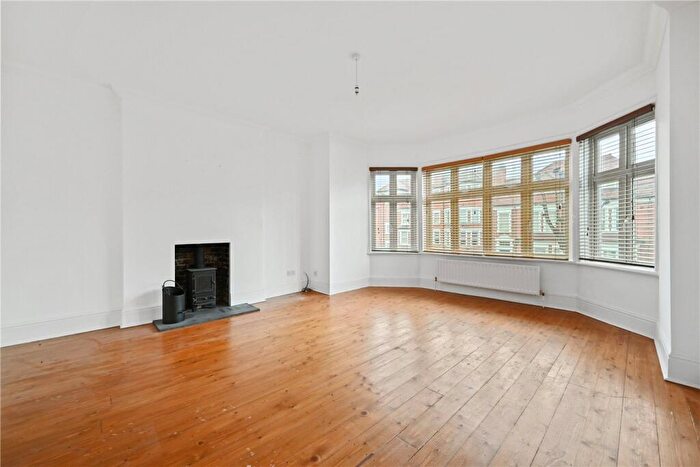 4 Bedroom Semi Detached House To Rent In Blenheim Gardens, London, NW2