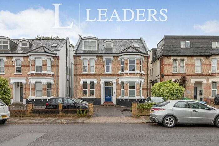 1 Bedroom Apartment To Rent In The Avenue, Surbiton, KT5