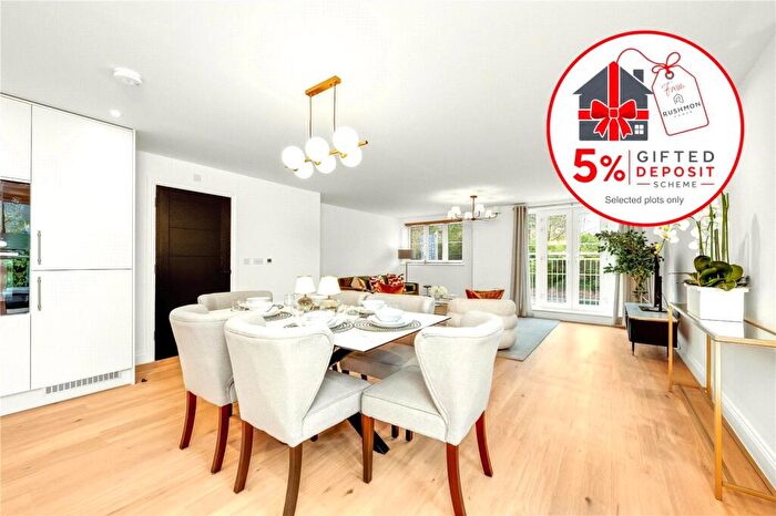 2 Bedroom Apartment For Sale In The Residence, Brooklands Road, Weybridge, KT13